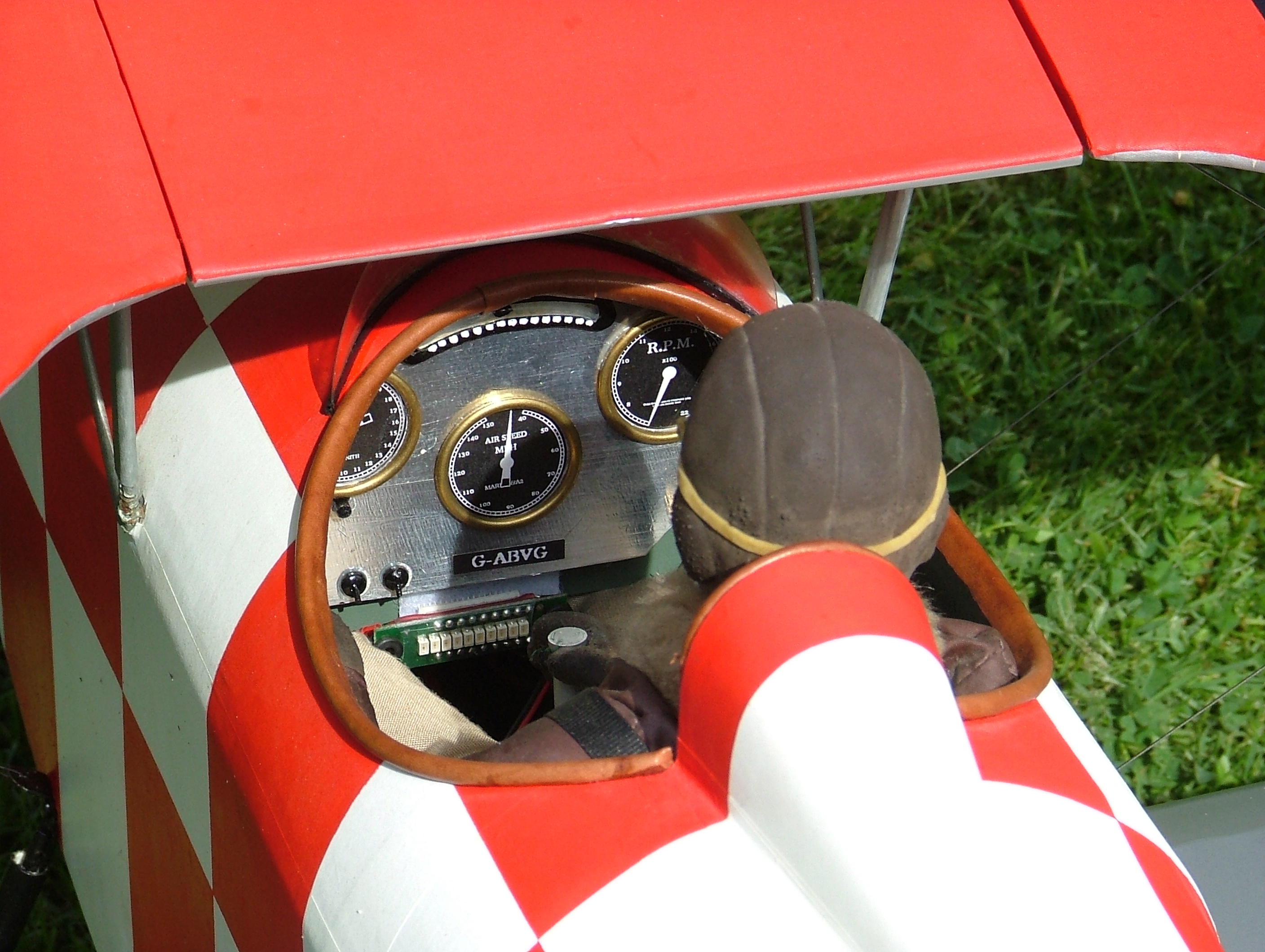 Cockpit details of 1/4 scale miles Satyr m1